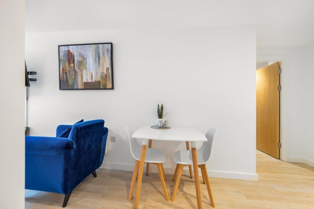 A Lovely 2 Bedroom Apartment In The Heart Of Preston เพรสตัน ภายนอก รูปภาพ