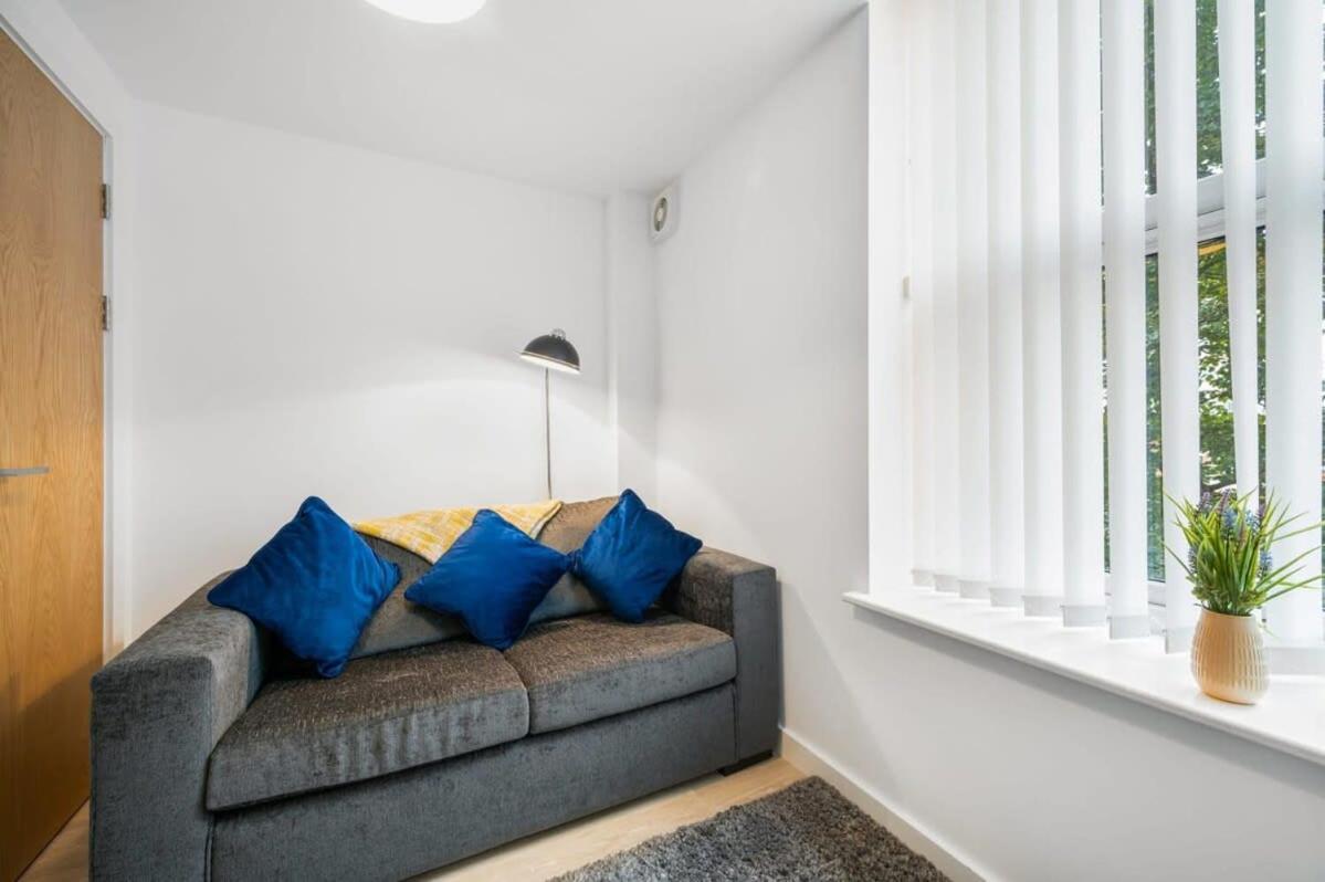 A Lovely 2 Bedroom Apartment In The Heart Of Preston เพรสตัน ภายนอก รูปภาพ